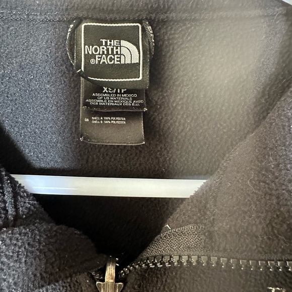 The North Face Black Full-Zip Jacket - Picture 4 of 4